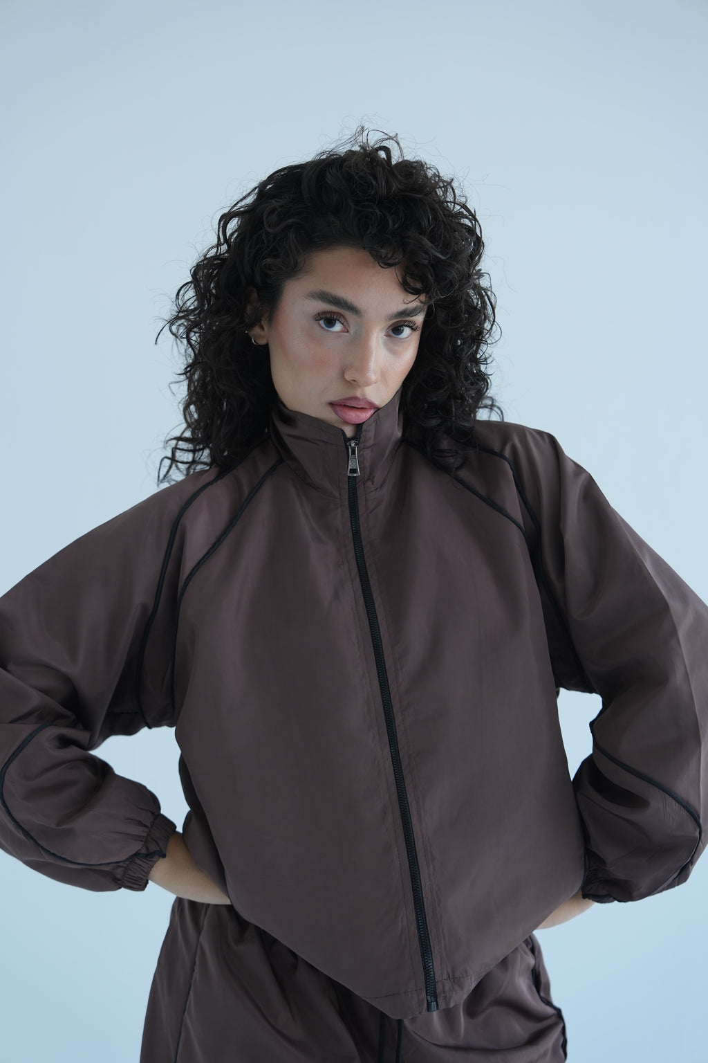 UNIFORM 01 UMBRA