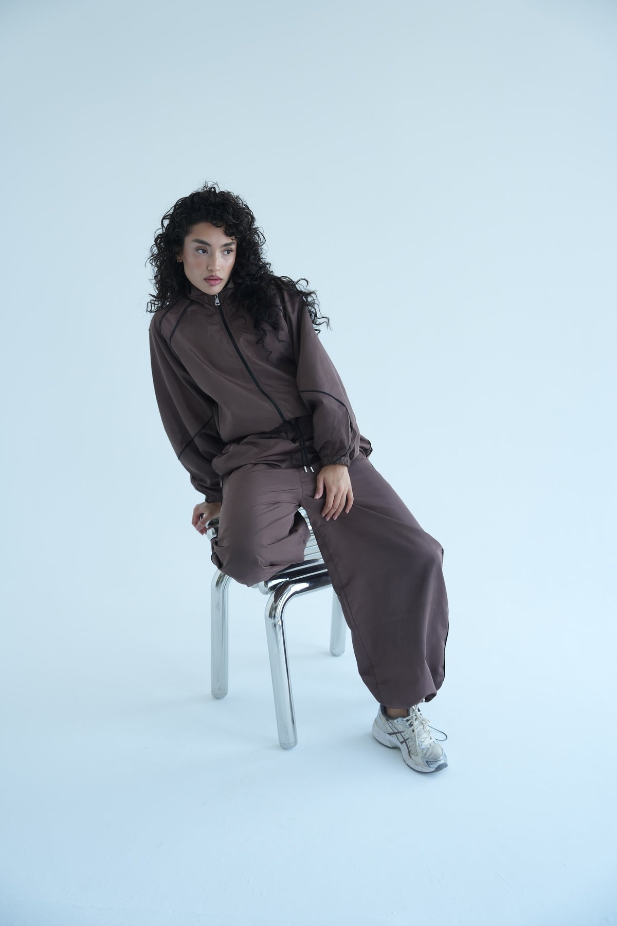 UNIFORM 01 UMBRA